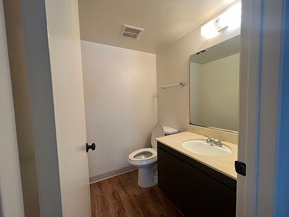 4th image of 10860 Tierrasanta Blvd