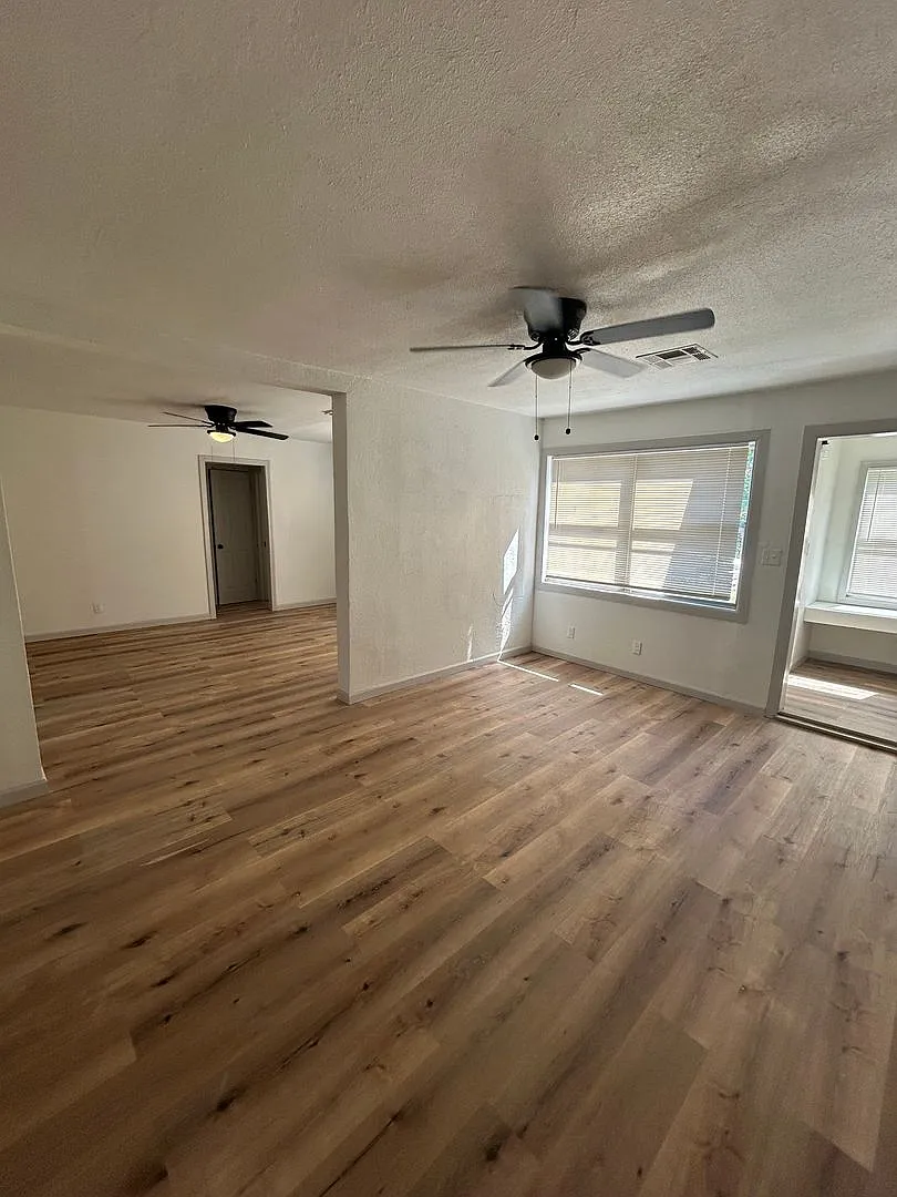 1529 Smith Ave — Photo 1