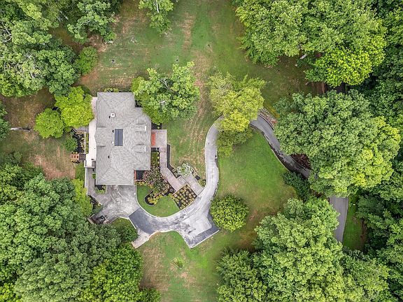2nd image of 267 McKennon Blvd