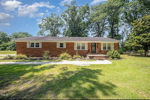 101 Trotwood Dr Photo 1