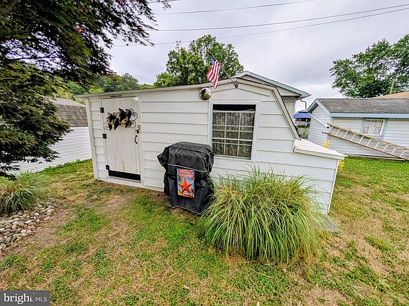 5th image of 33551 Matthew Cir
