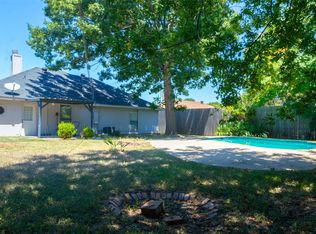 600 Benedict Ln, Arlington, TX 76002