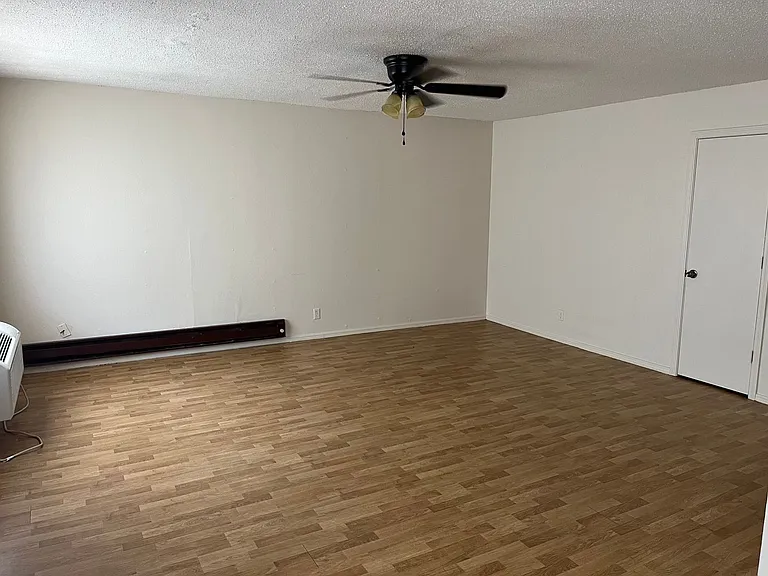 617 S Hancock St — Photo 10