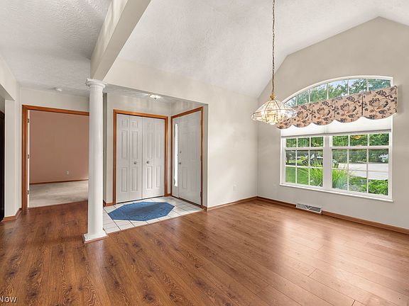 5th image of 16826 Newport Ln