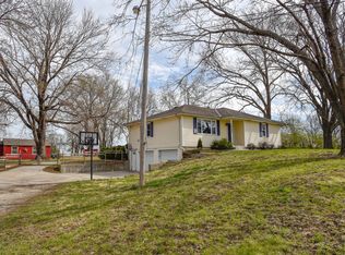 22620 W 75th St, Shawnee, KS 66227