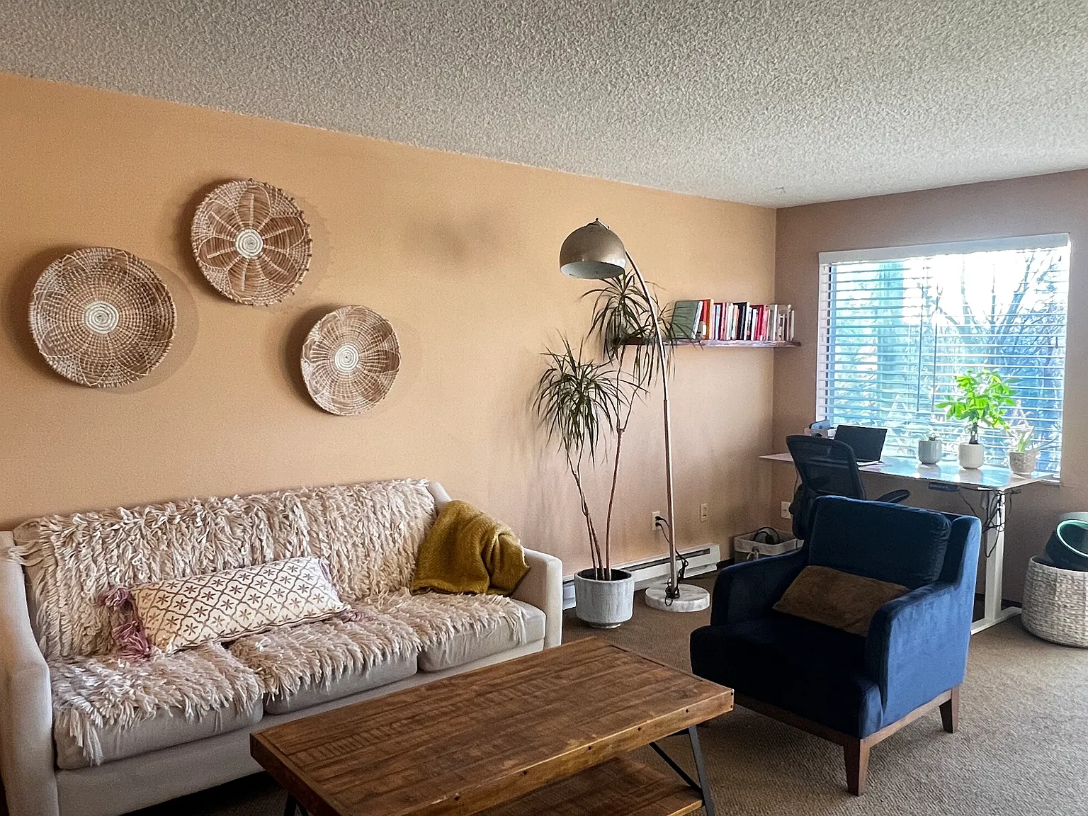 2 bed, 872 sqft, $2,700 — Photo 2