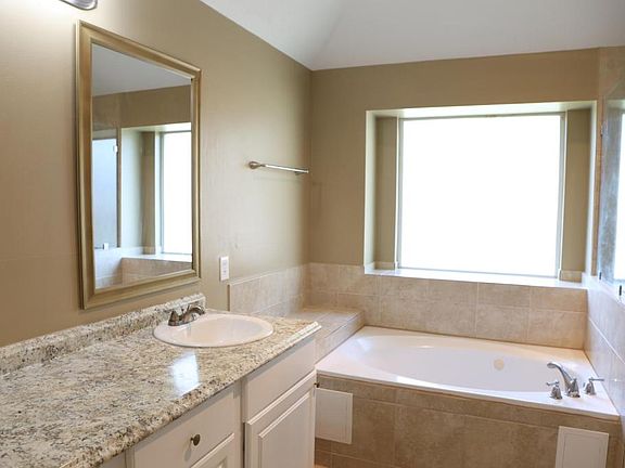 2nd image of 3518 Stacy Park Cir