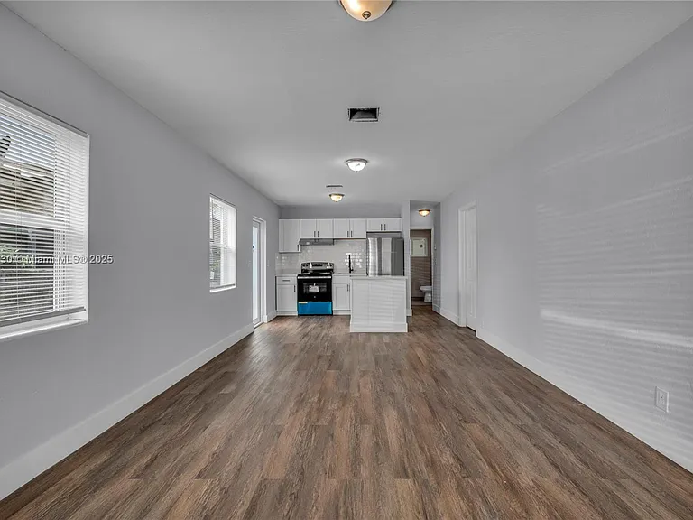 2243 Greene St — Photo 20