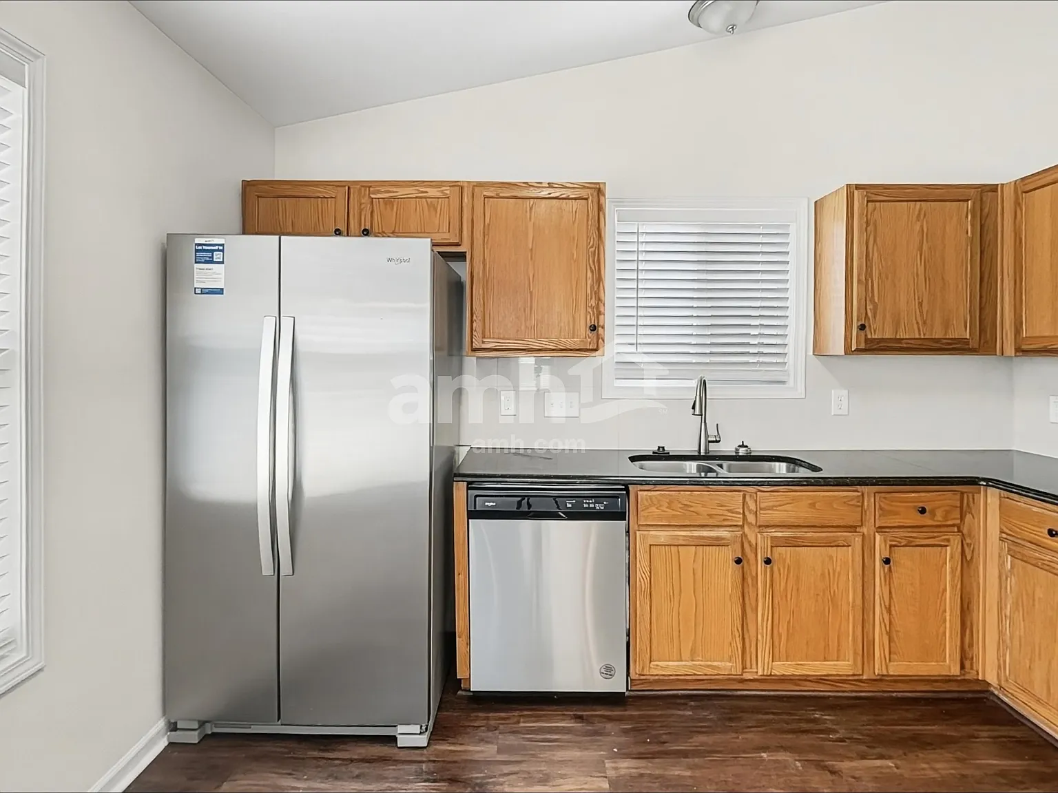3 bed, 2.5 bath, 1540 sqft, $2,040 — Photo 3