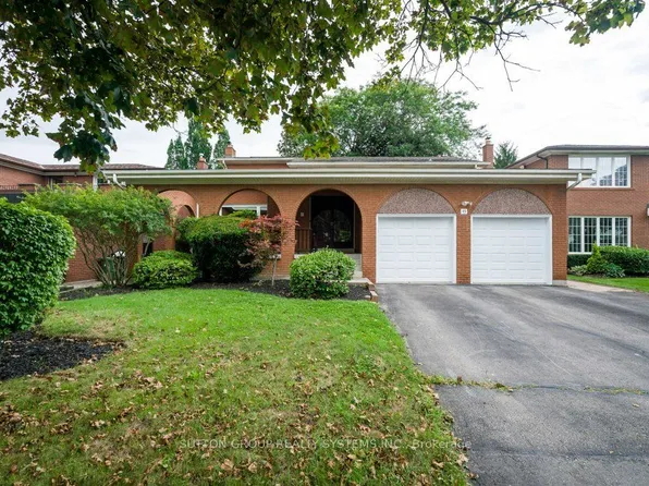 93 Poplar Heights Dr, Toronto, ON M9A 4Z3