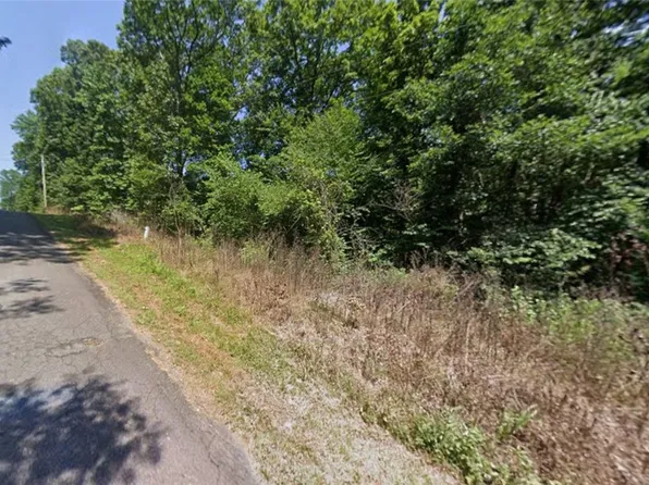 102 Winchester Dr, Westminster, SC 29693