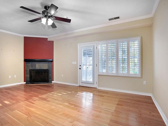 5th image of 341 Tilden Commons Ln