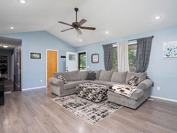 4th image of 110 E Kimberly Street