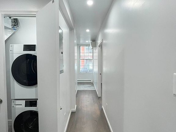 2nd image of 121 Norfolk St #2A