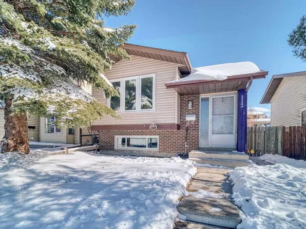 112 Edgedale Way SW, Calgary, AB T3A 2P9