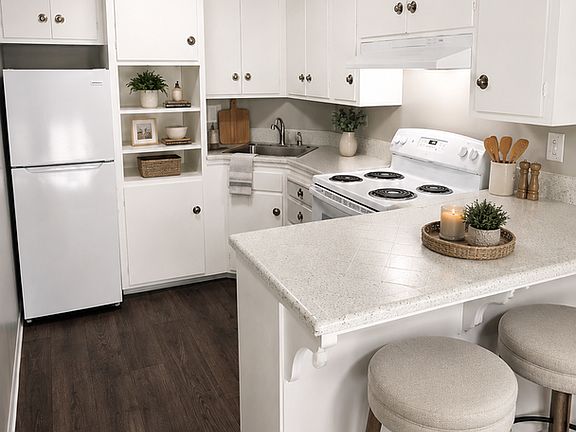 3rd image of 2228 Royale Rd #2223-05