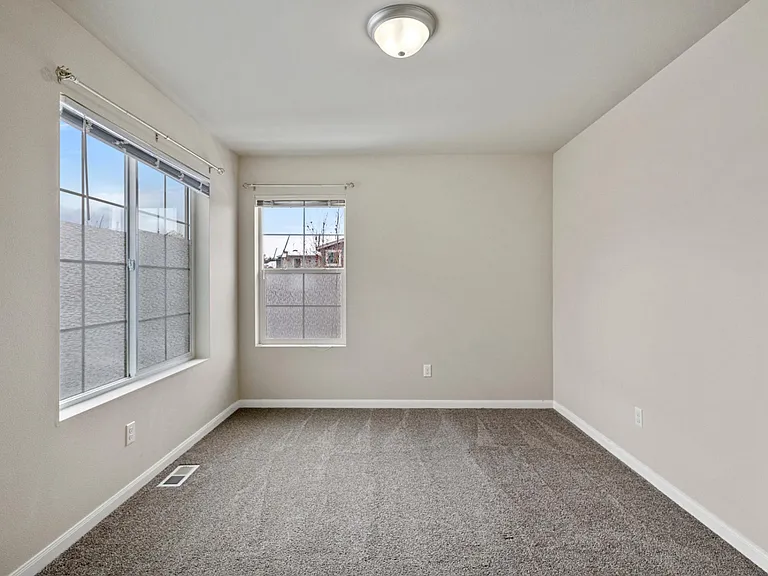 5463 Razor Peak Dr — Photo 22