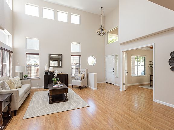 5th image of 2840 Cortina Way