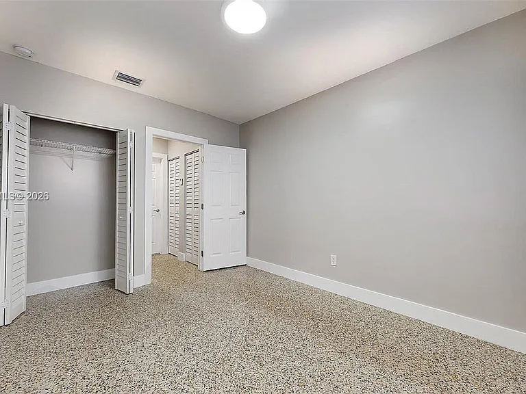 101 W 11th St #4 — Photo 25