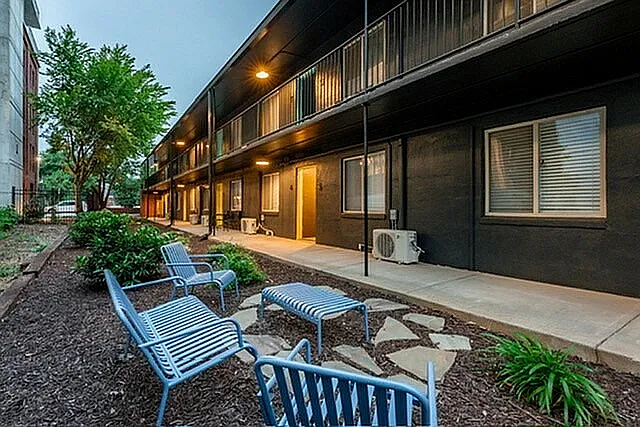 Courtyard Seating