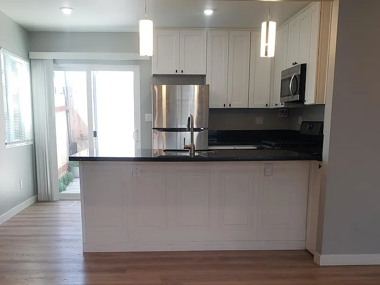 4306 52nd St — Photo 11