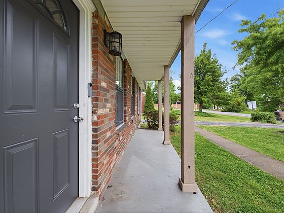 4th image of 441 Lynn Dr