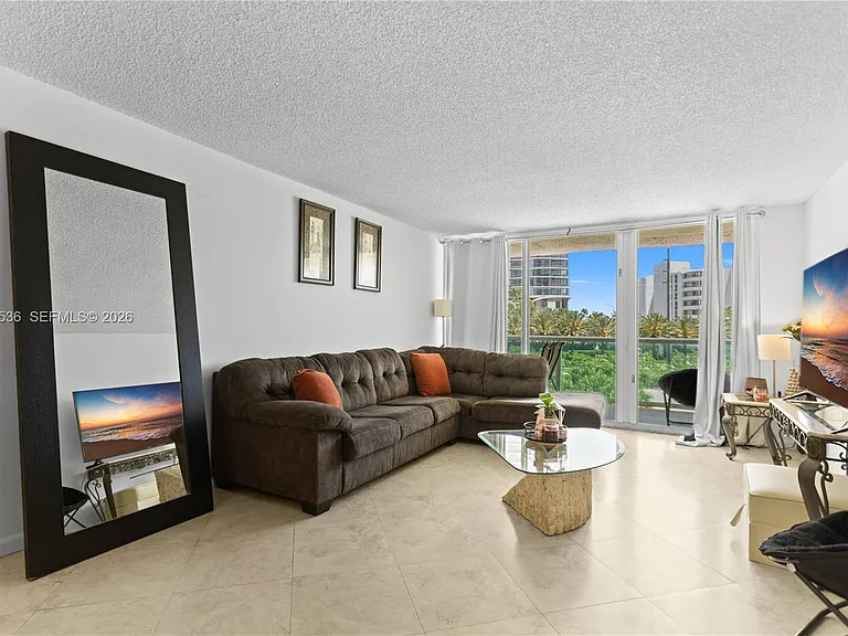 100 Bayview Dr #307 — Photo 5