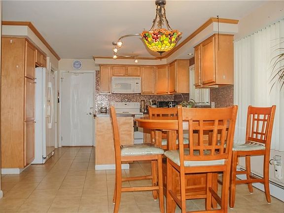 3rd image of 242 Harrington Ave
