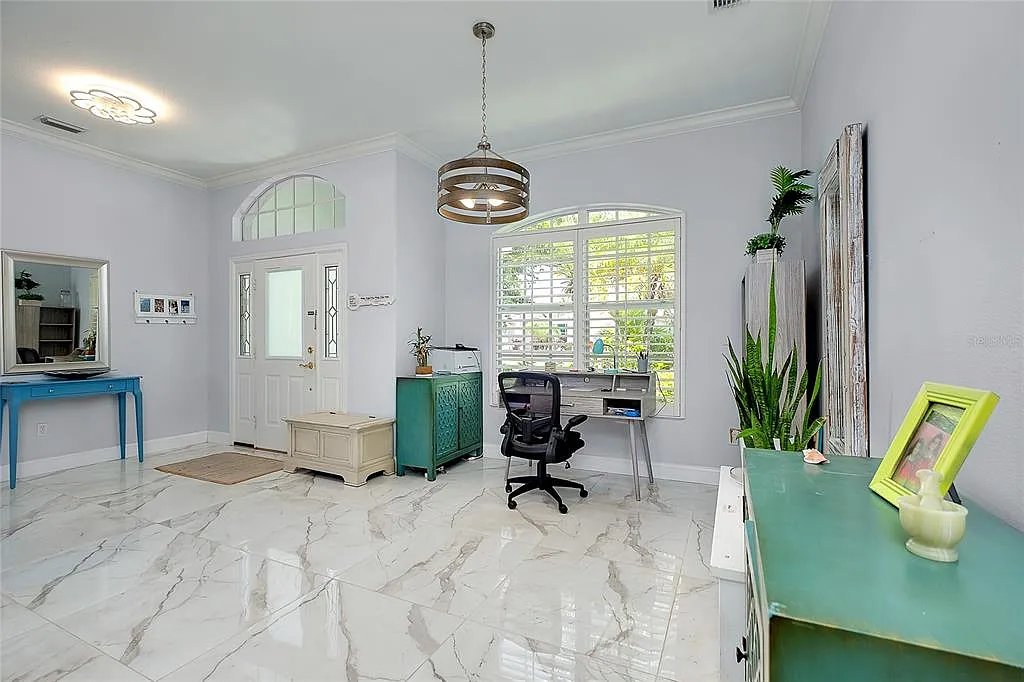 3 bed, 3.0 bath, 2368 sqft, $4,700 — Photo 3