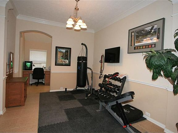 5th image of 2820 Chinaberry Park Ln