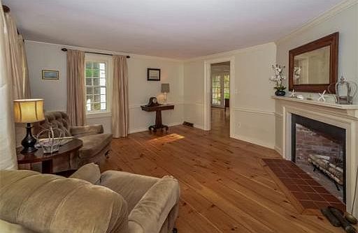 4th image of 68 Alden St