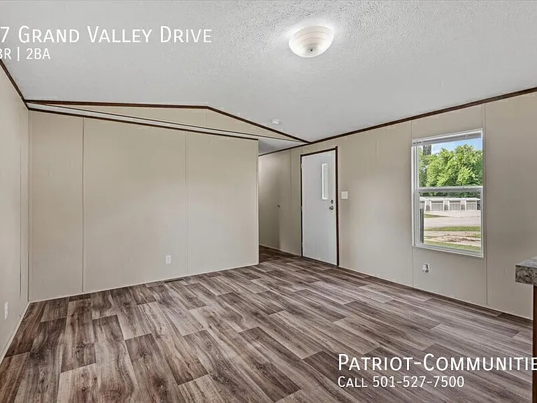 17 Grand Valley Dr — Photo 8