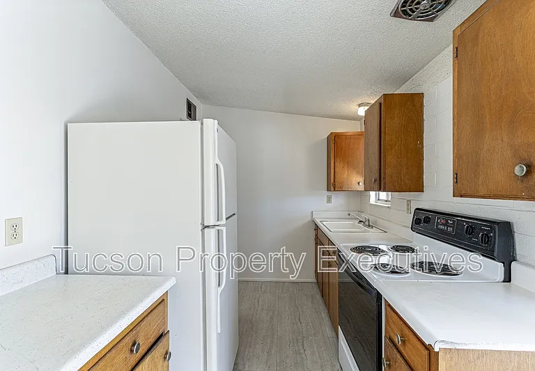 4246 E Pima St #D — Photo 4