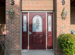 9667 Wildflower Ct, Belleville, MI 48111