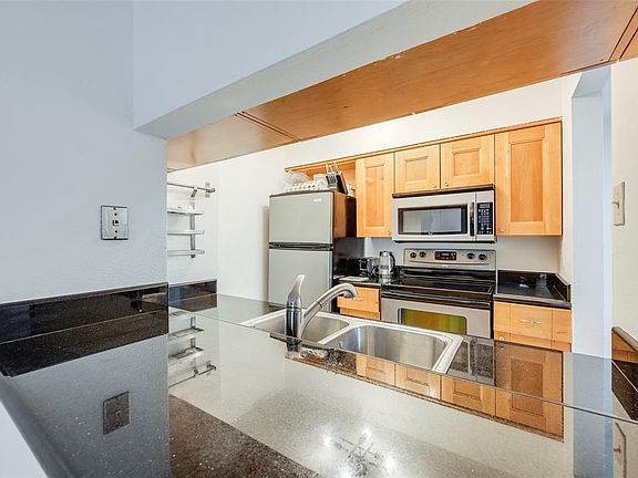 5th image of 4327 Holland Ave APT 212