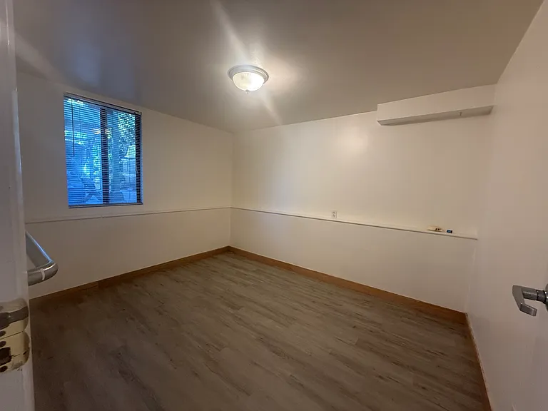 806 Edinburgh St #B — Photo 5