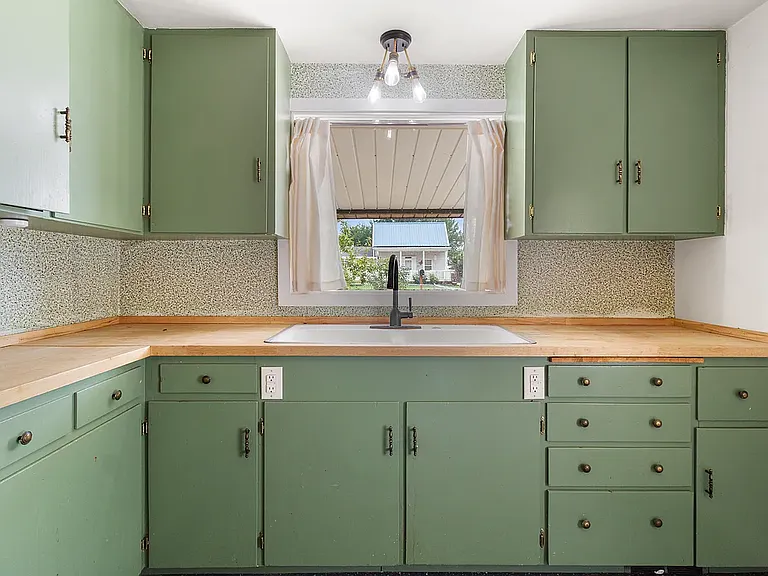 1136 S Adell Ave — Photo 15