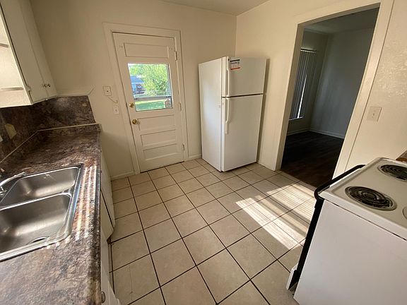 5th image of 2213 NE 25th St