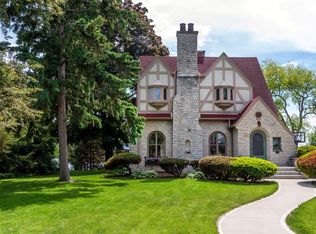 435 Greenland Ave, Oconomowoc, WI 53066