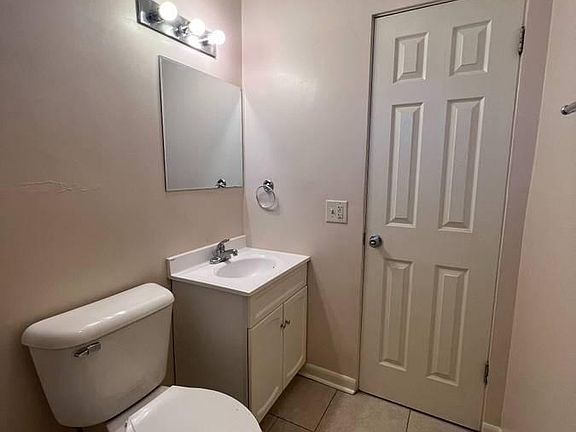 4th image of 1930 Washington St #3