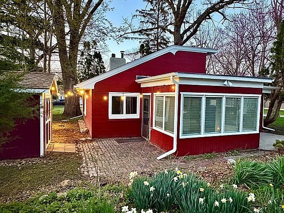 2nd image of 516 Forrest Rd