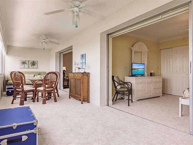 1125 W Peppertree Dr #605 — Photo 28