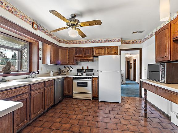 5th image of 507 Hillcrest Dr