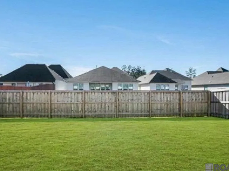 10394 Belle Isle Dr — Photo 3