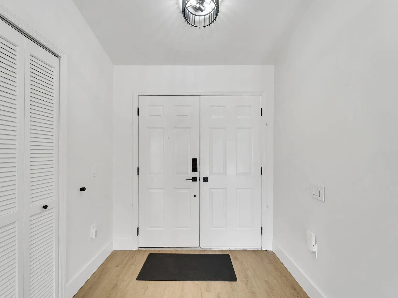 4 bed, 2.0 bath, 1912 sqft, $975 — Photo 4