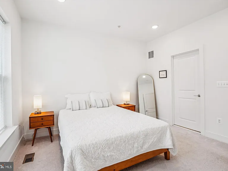845 King Farm Blvd — Photo 34