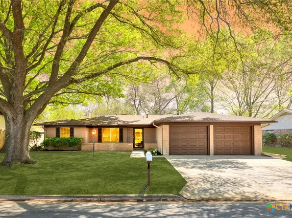1308 Redbud Trl, Lockhart, TX 78644