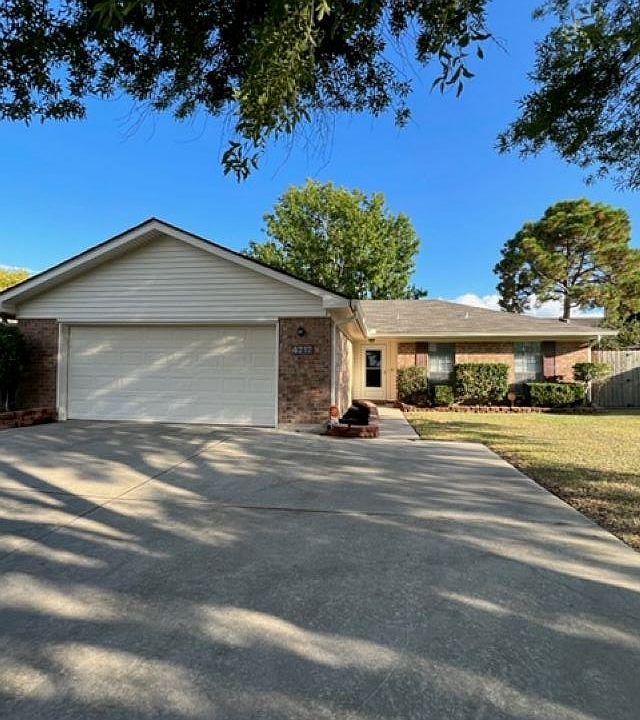 1st image of 4212 Blackberry Ln