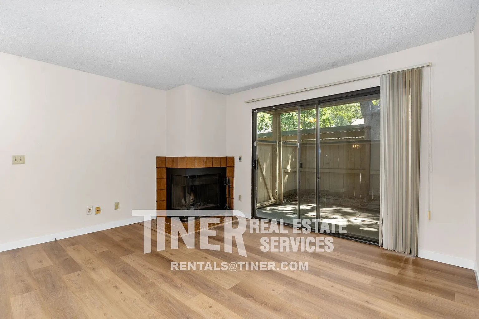 750 Del Verde Cir Unit 3 photo 1