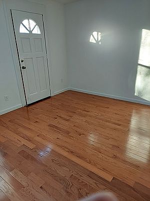 4th image of 4112 39th Pl #3B
